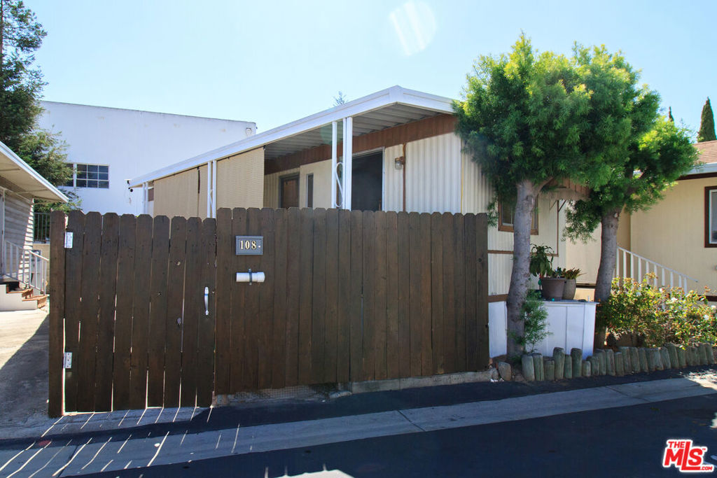 11250 Playa Street 108