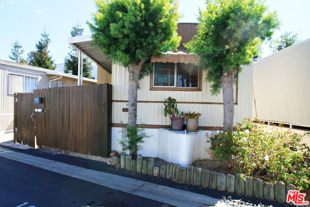 11250 Playa Street 108