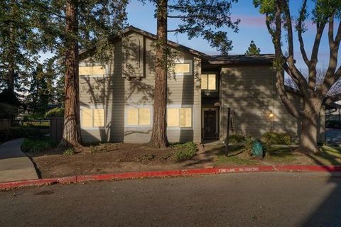Photo of 25 Deer Run Circle, San Jose, CA 95136 (MLS # ML82041379)