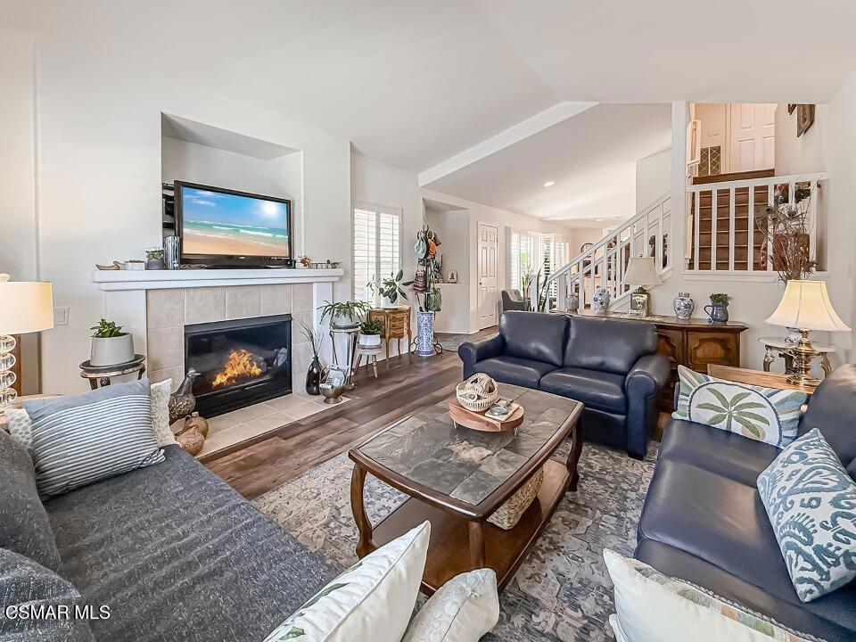 Case Flores-460 - 1004942 - Residential