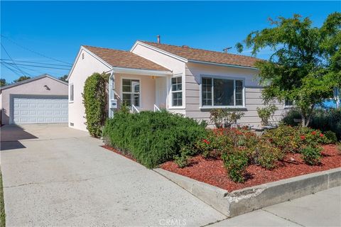 Photo of 2501 Belmont Ave, Long Beach, CA 90815 (MLS # PW26041044)