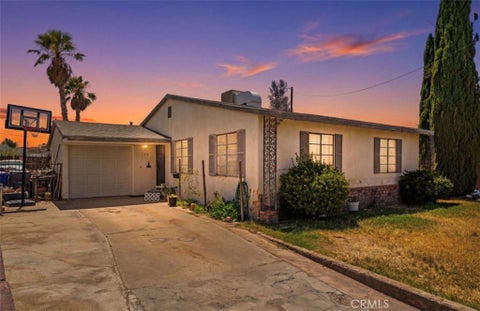 Photo of 736 Belinda Avenue, Barstow, CA 92311 (MLS # CV26143189)