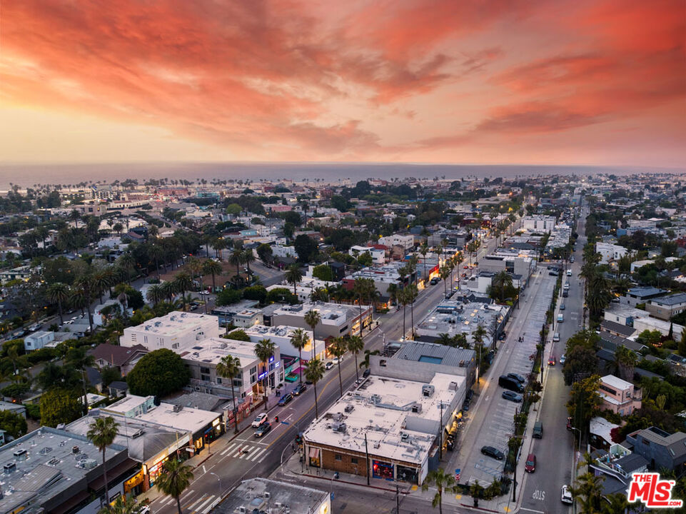 1346 Abbot Kinney Boulevard