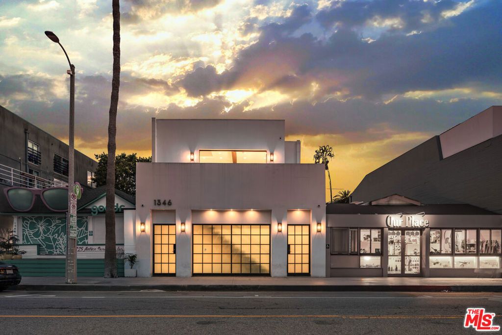 Photo of 1346 Abbot Kinney Boulevard, Venice, CA 90291 (MLS # 25559071)