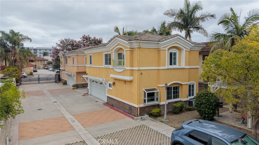 5803 Fullerton Avenue