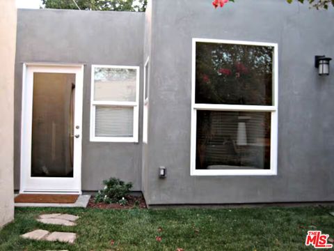 Tiny photo for 4125 1/2 Huron Avenue, Culver City, CA 90232 (MLS # 25554395)