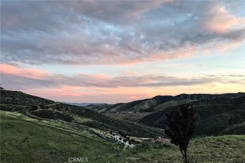 Property photo of 35401 Ridge Route Road, Castaic, CA 91384