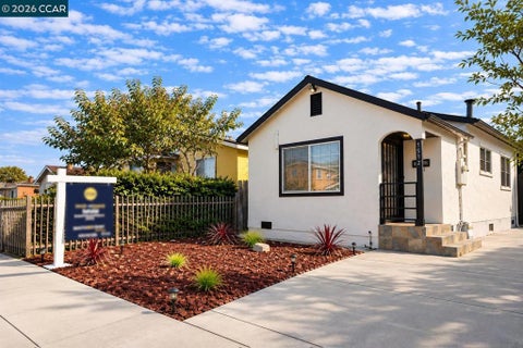 Photo of 1512 15Th St St, San Pablo, CA 94806 (MLS # 41152118)