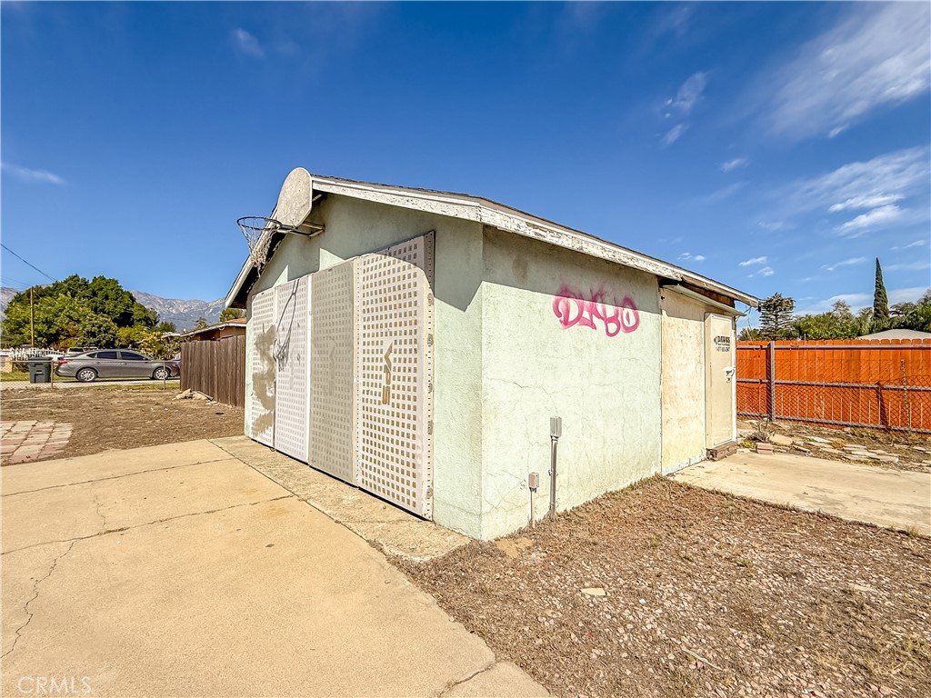 1205 E D