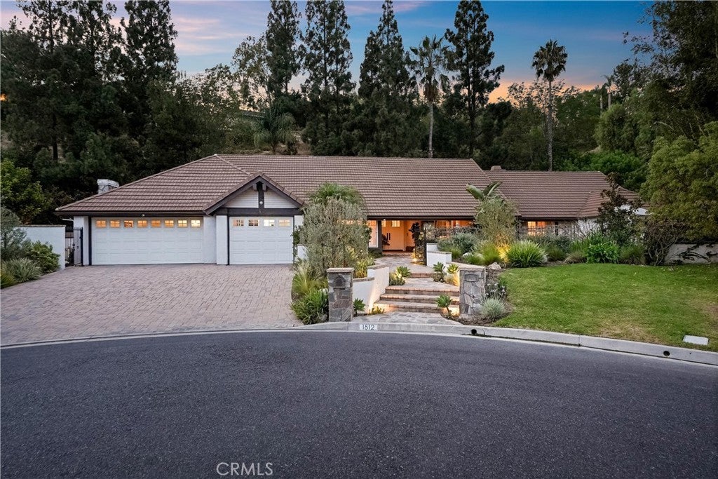 1812 Overview Circle