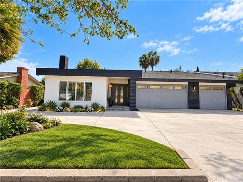 Photo of 635 Plumer Street, Costa Mesa, CA 92627 (MLS # OC26217671)
