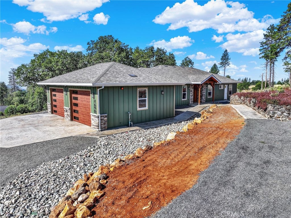 1690 BEND LANE