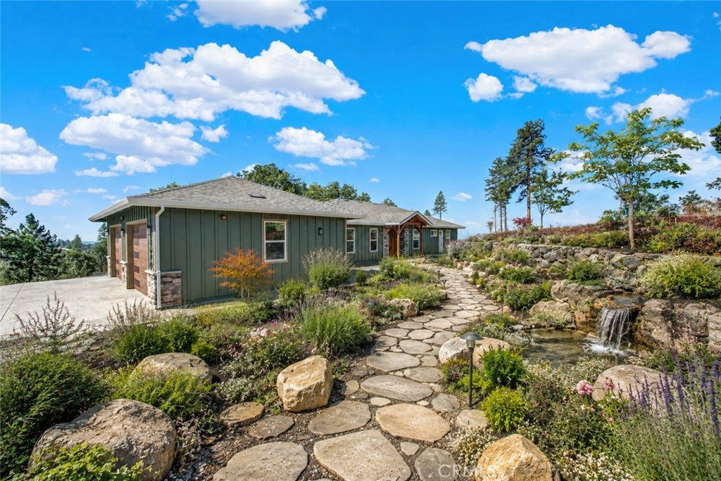 1690 BEND LANE