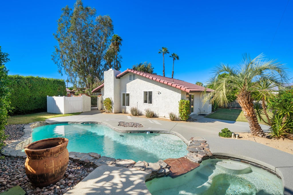 42350 May Pen Road