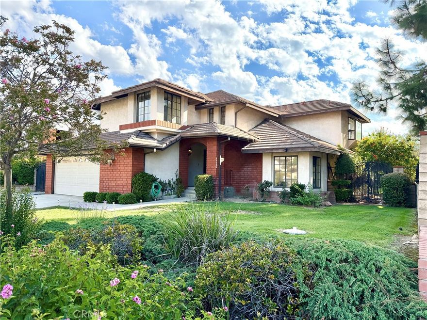 Welcome to 804 San Nicholas Drive! This corner lot home with hillside & walking trail VIEWS offers 3 bedrooms, 3 bathrooms, and  2498 square feet of living space on a 14,514 square-foot lot. Key updates include a newer roof, upgraded HVAC system & water heater, and an updated kitchen, giving you a strong foundation with endless potential. Perfect for hosting and growing households, the expansive backyard features a spacious patio, lush landscaping, and sweeping hillside and walking trail views. Located near the top-rated Henry G Oswalt Academy (public K-8), shopping, dining, and major freeways, it combines convenience with opportunity. Walking distance to Creekside Park. Don’t miss your chance to unlock the possibilities of this home.