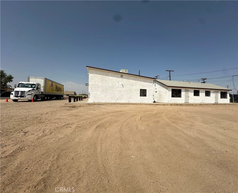 451 W Yermo 1-3