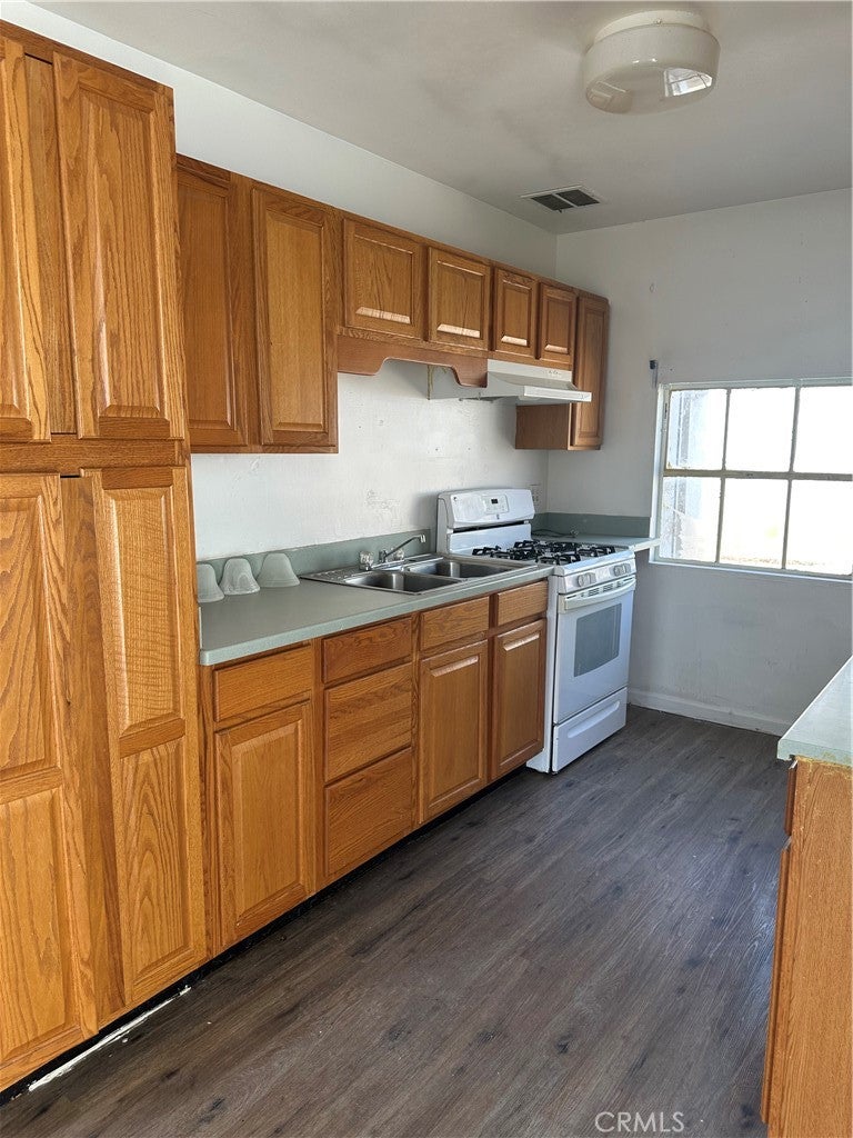 451 W Yermo 1-3