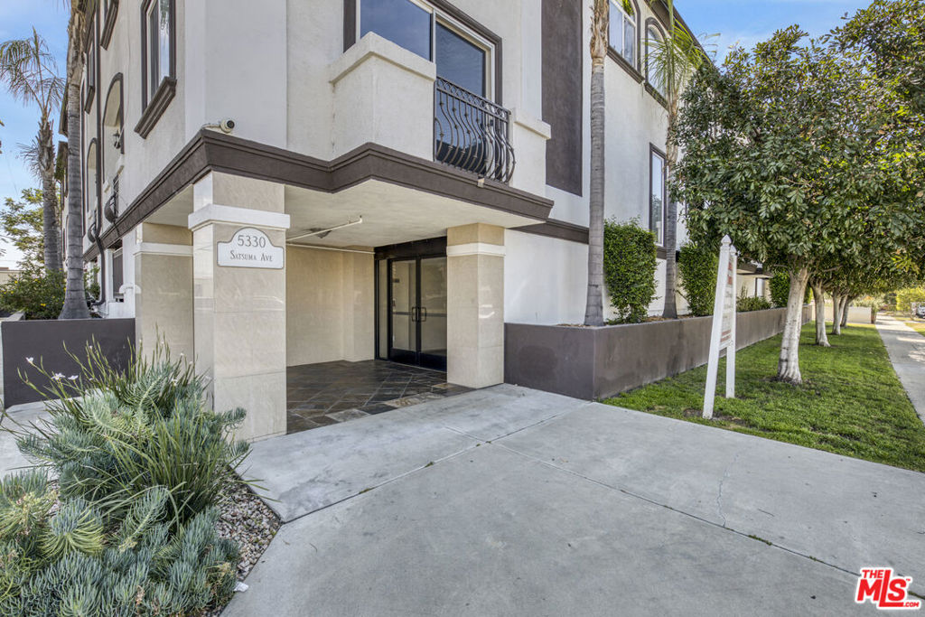 5330 Satsuma Avenue