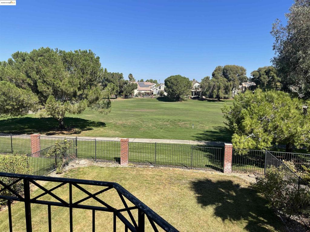 DISCOVY CC - Residential Lease