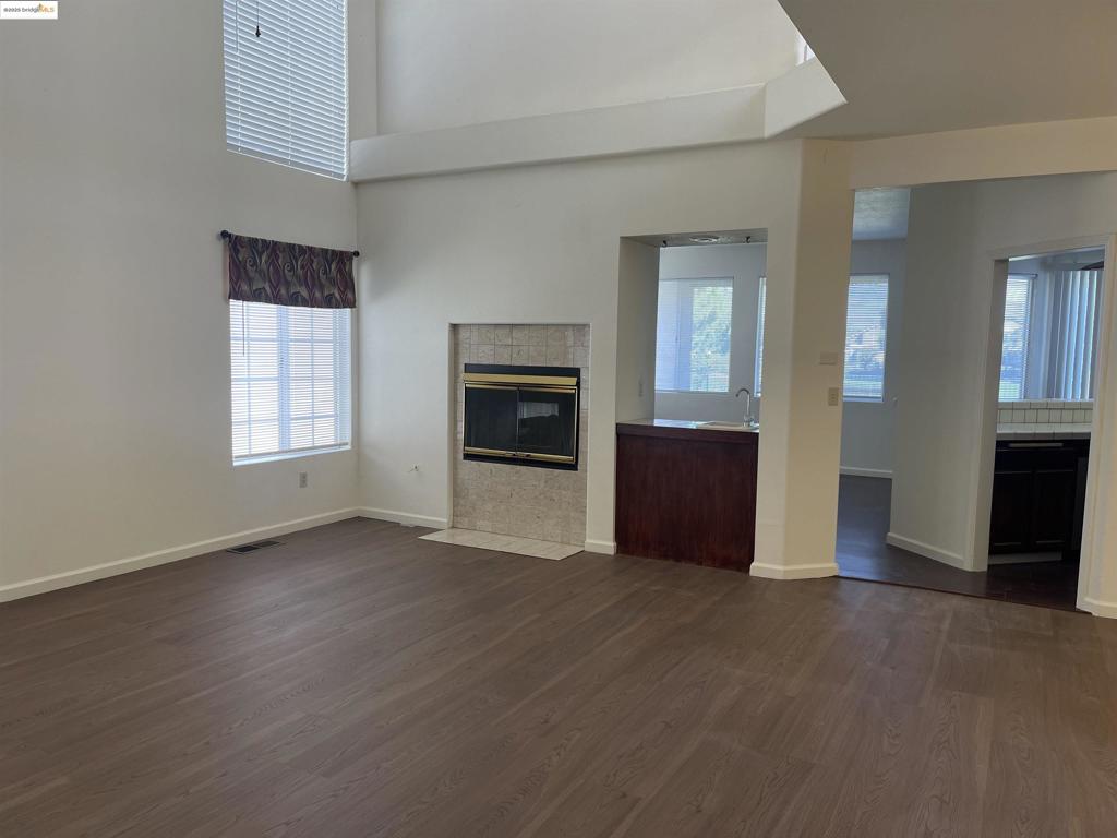 DISCOVY CC - Residential Lease