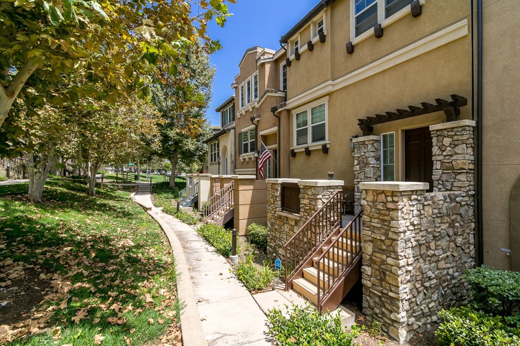 Seller will entertain offers between $525K-$535K. This stunner is located in the Riverwalk community of Santee. Residents love the community park & pool as well as the easy access to the YMCA, Sportsplex and City park across the street. The spacious floor plan features a full bed/bath on the first floor and soaring ceilings & open concept on the main floor. It's loaded with upgrades including laminate flooring, crown molding, designer curtains and huge kitchen with granite counters & stainless appliances. Neighborhoods: Riverwalk Complex Features: ,,,, Equipment: Dryer,Fire Sprinklers,Garage Door Opener, Range/Oven, Washer Other Fees: 0 Sewer: Sewer Connected Topography: LL