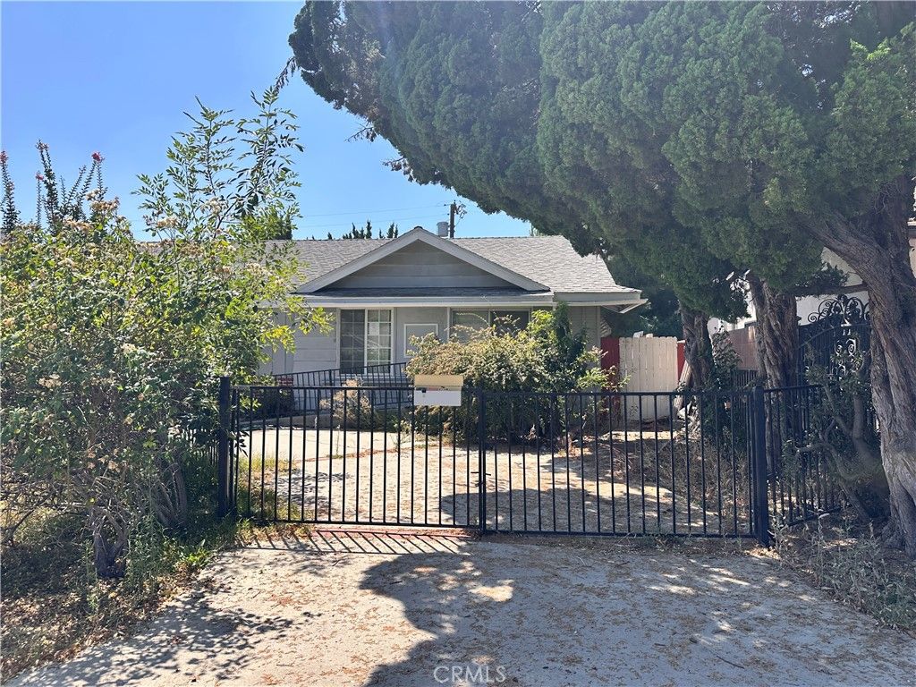 Photo of 18708 18708 Schoenborn, Northridge, CA 91324 (MLS # OC25226340)