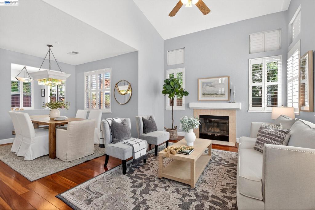 2038 Mulberry Cmn
