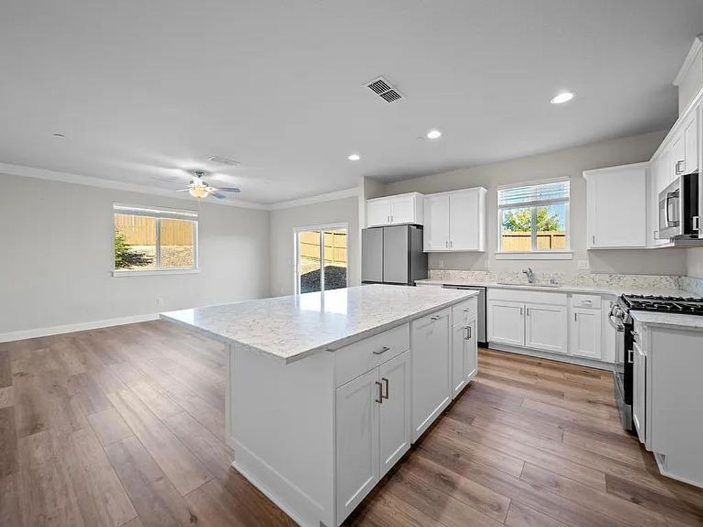Photo of 887 Congaree Lane, Redding, CA 96001 (MLS # ML82022847)