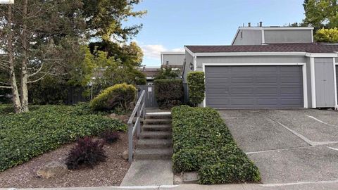 Photo of 1932 Ascot Dr DR, Moraga, CA 94556 (MLS # 41136607)