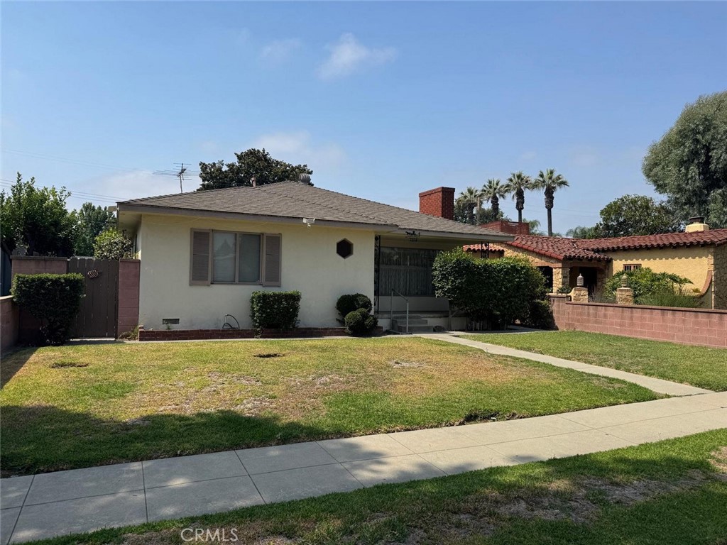 Charming 3-Bedroom Home with Oversized Garage in Prime Downey Location!
Located on one of Downey’s beautiful, wide streets, this 3-bedroom, 2-bathroom home offers incredible potential. Featuring a spacious oversized 2-car garage and situated on a large lot, this property is perfect for buyers looking to add their personal touch. A trust sale, this home is ideal for those ready to invest a little TLC and create their dream residence. Enjoy the benefits of living in a highly desirable neighborhood with strong upside potential. Don’t miss this rare opportunity to own in one of Downey’s most sought-after areas!