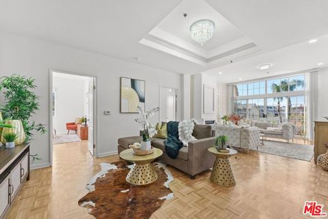 Photo of 4348 Mammoth Avenue #301, Sherman Oaks, CA 91423 (MLS # 25623529)