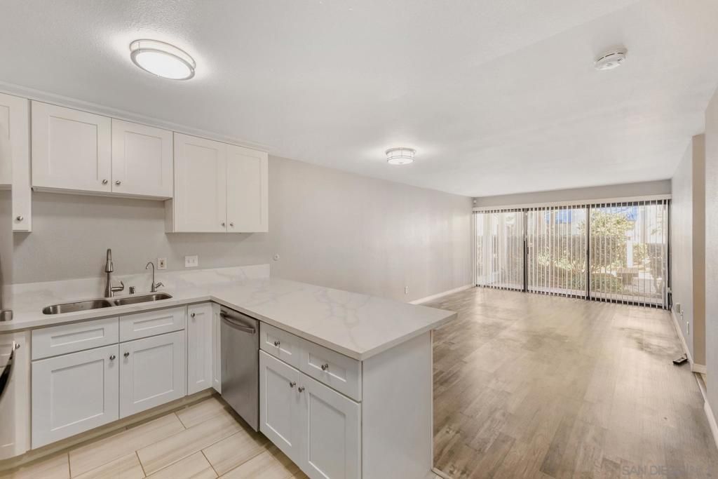 Photo of 8308 Regents Rd Rd #1H, San Diego, CA 92122 (MLS # 260006111SD)