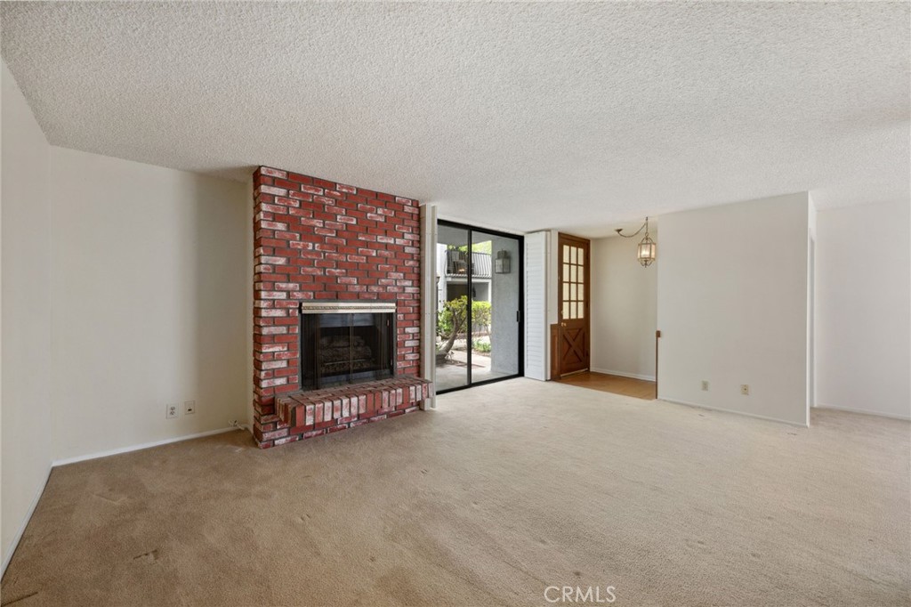 8115 Redlands Street 105