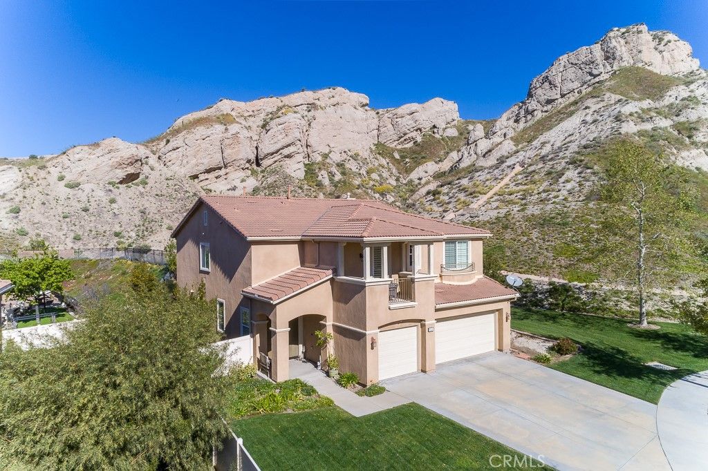 Photo of 15503 Megan Drive, Canyon Country, CA 91387 (MLS # SR26079796)