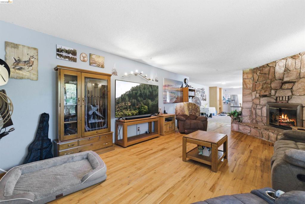 376 Calaveras Way