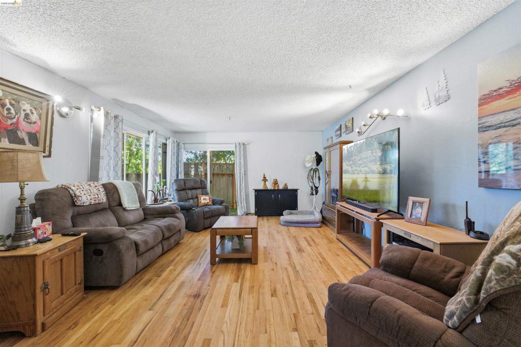 376 Calaveras Way