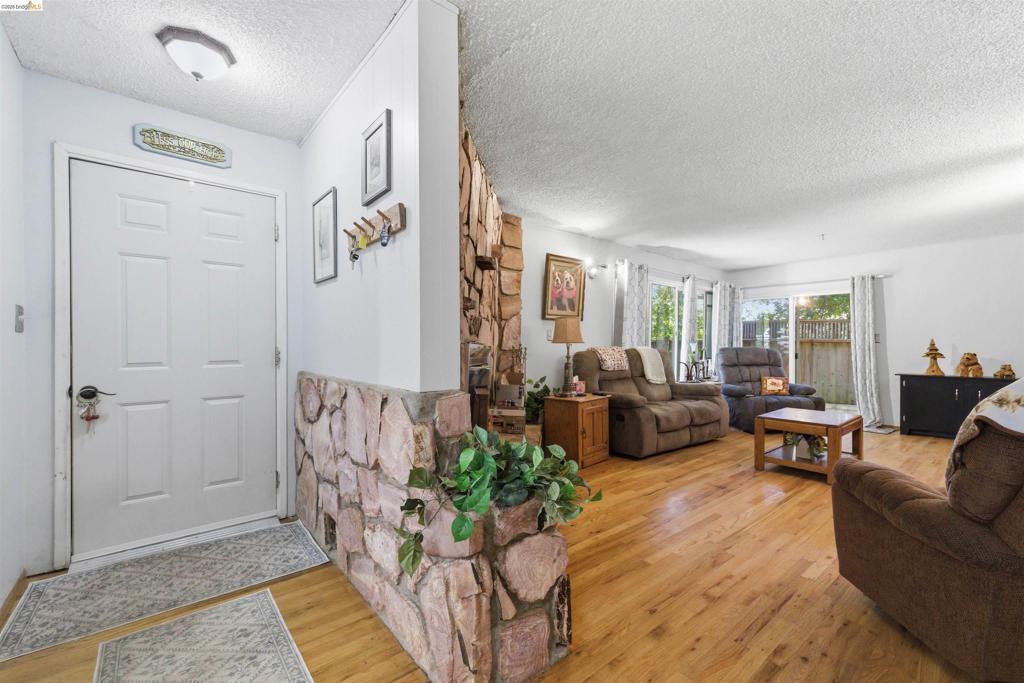 376 Calaveras Way