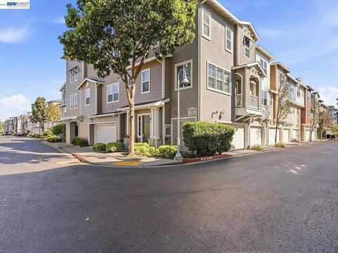Photo of 1503 Jetty Dr, Richmond, CA 94804 (MLS # 41133575)