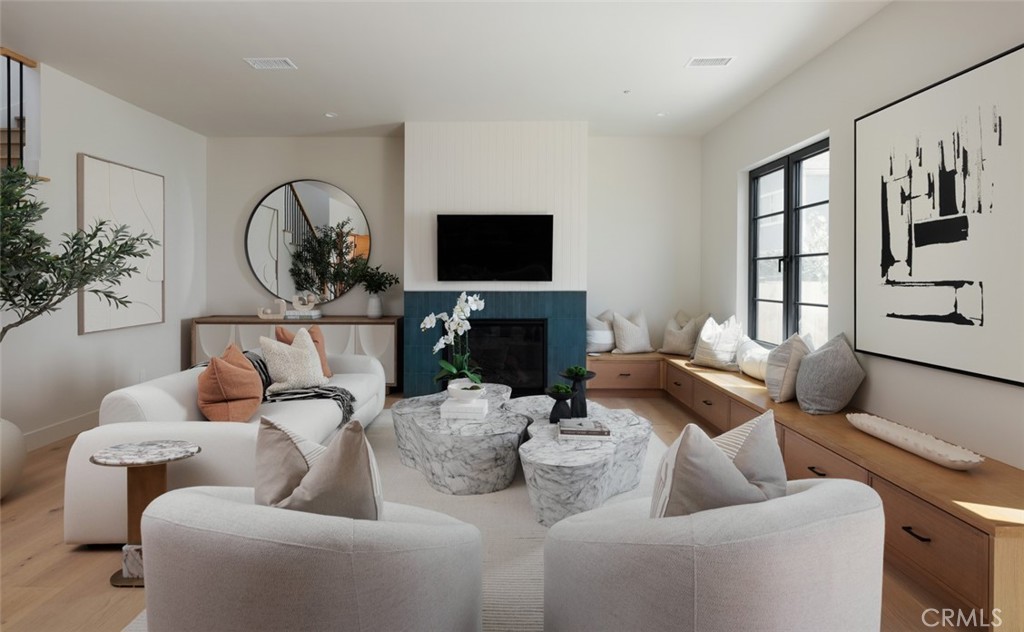 1594 Redlands Place