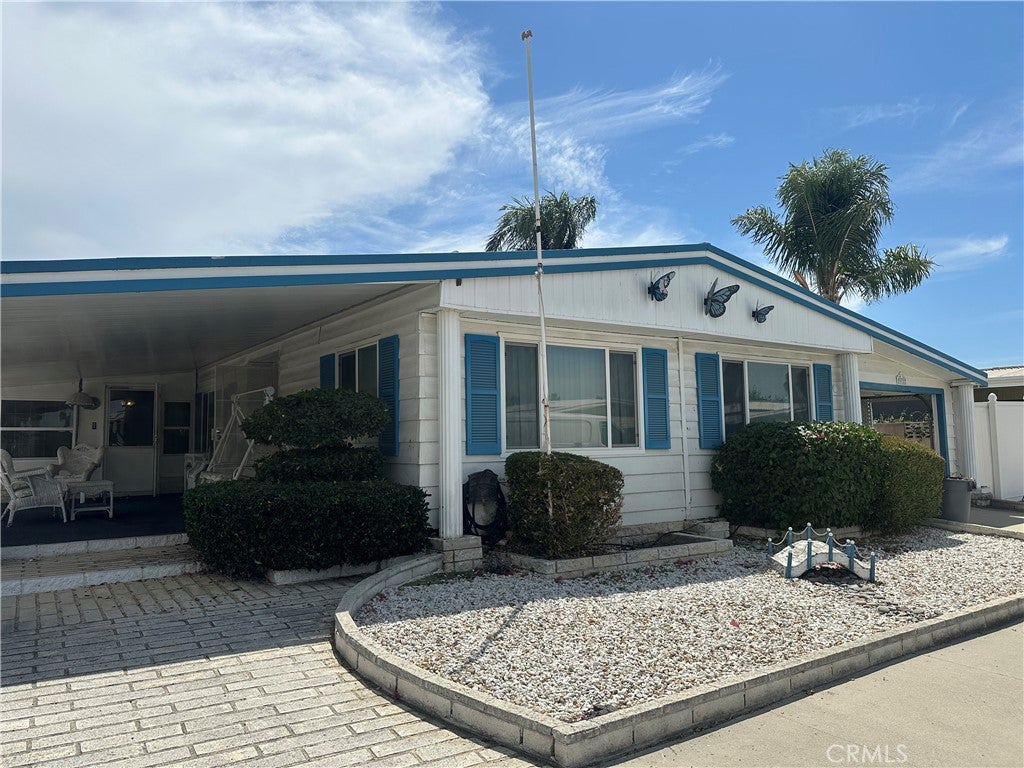 975 Vista Grande Drive