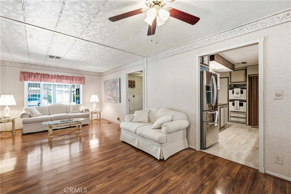 975 Vista Grande Drive