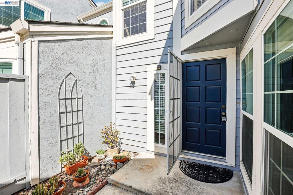 353 Northwood Cmns