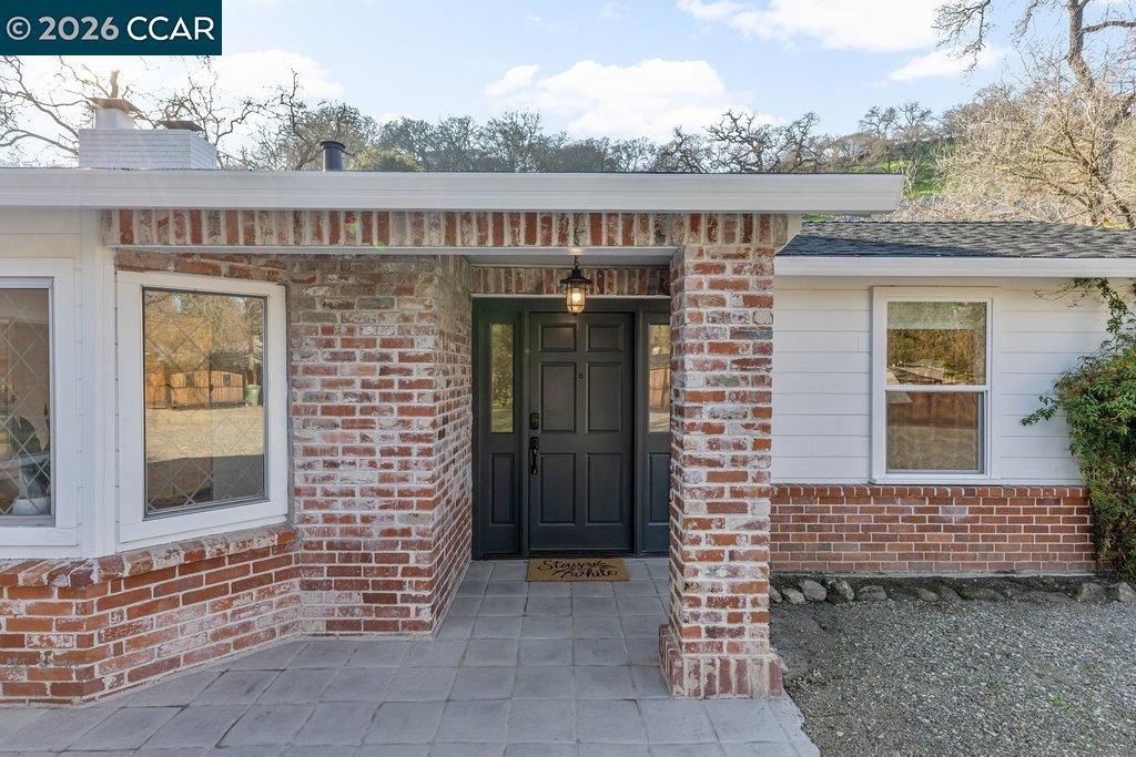 Photo of 205 Castle Hill Ranch Rd Rd, Walnut Creek, CA 94595 (MLS # 41123047)