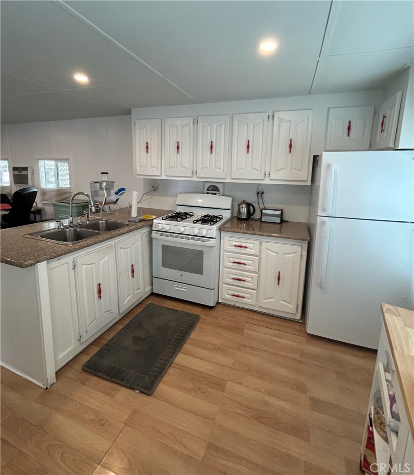 525 Gilbert Street N 115