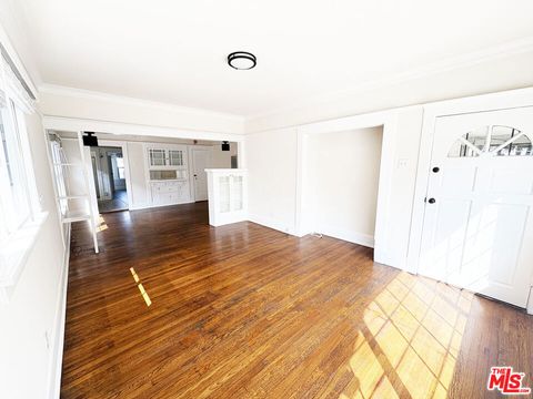 Photo of 1743 S Catalina Street, Los Angeles, CA 90006 (MLS # 26674053)