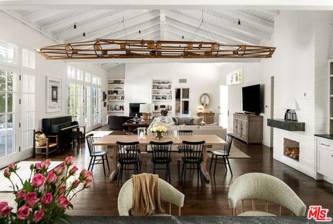 Photo of 28823 Cliffside Drive, Malibu, CA 90265 (MLS # 26687205)