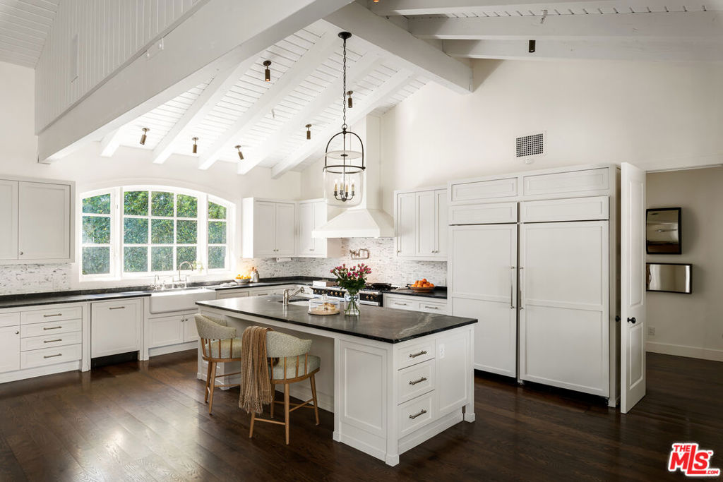 28823 Cliffside Drive