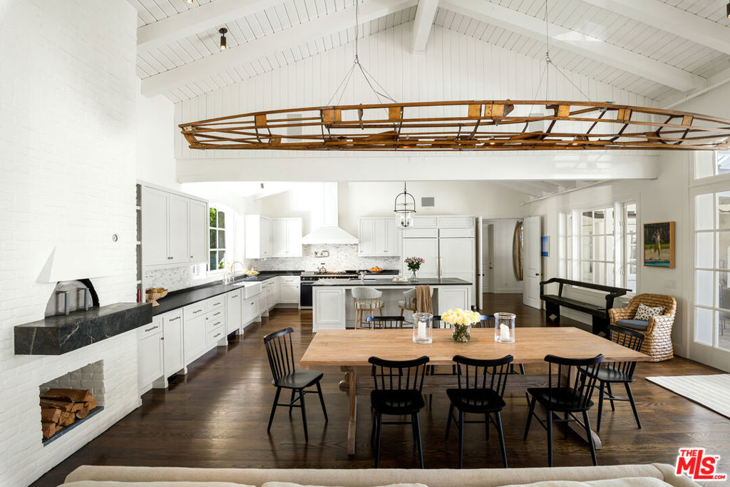 28823 Cliffside Drive