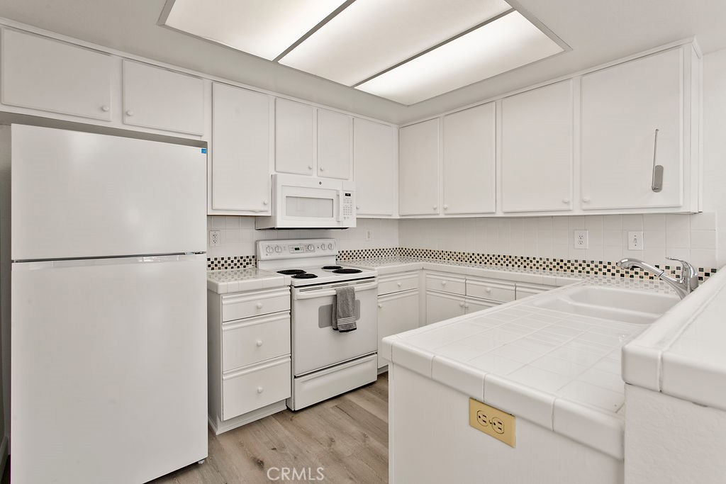 Crystal Cay (LH) (CC) - Residential Lease