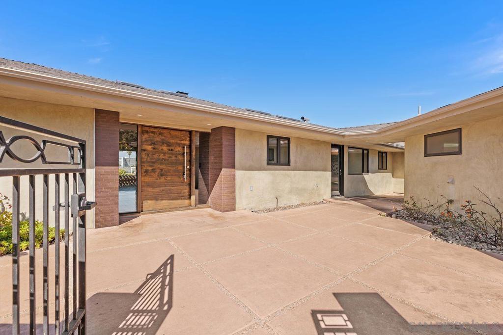 6561 Avenida Wilfredo